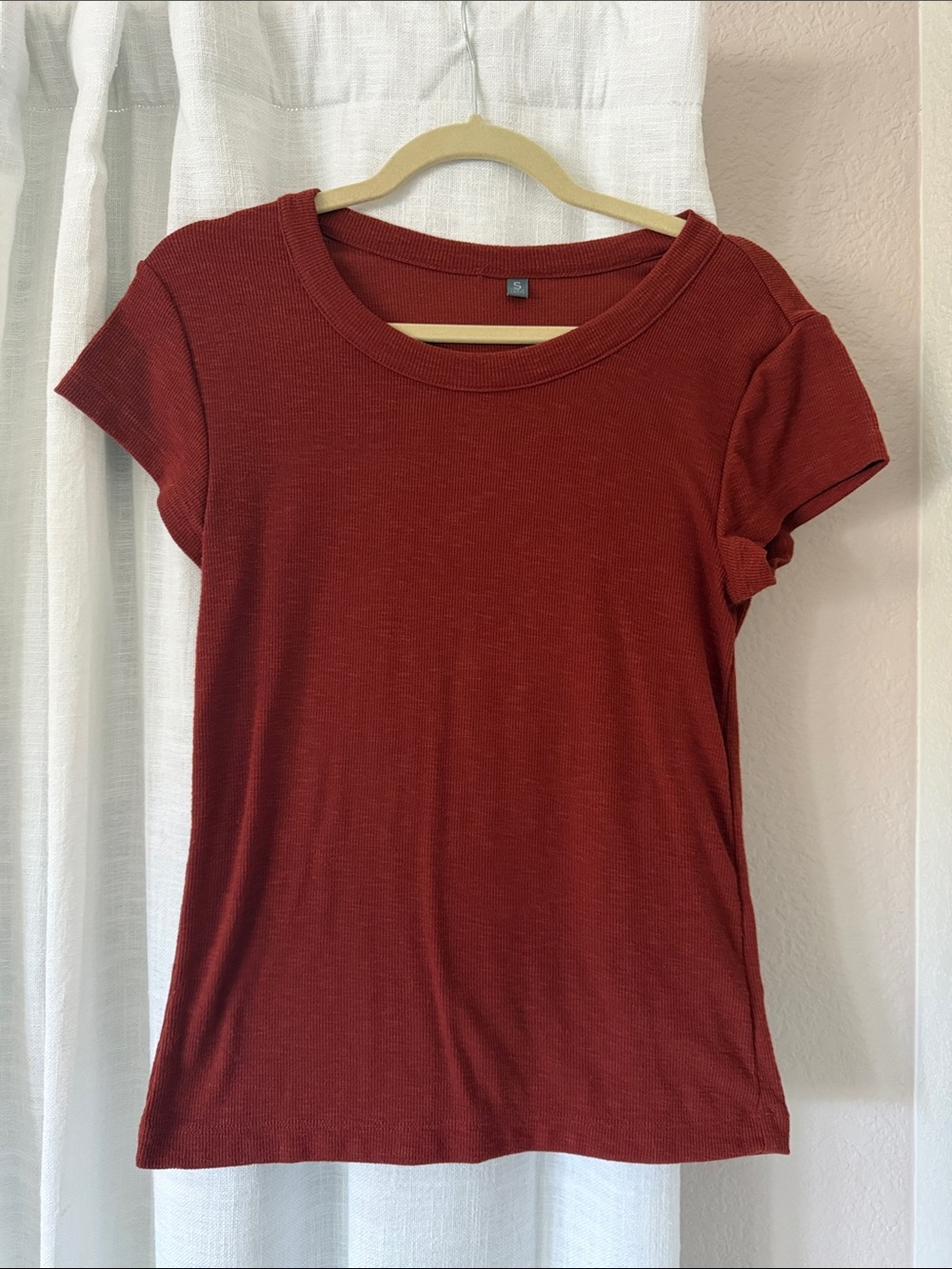 Title Nine Short Sleeve Red T-Shirt w/ UPF 50 - Red Women’s S